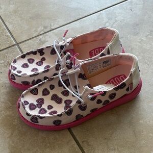 Hey Dude Kids' Cream and Pink Heart Moccasins Youth size 2